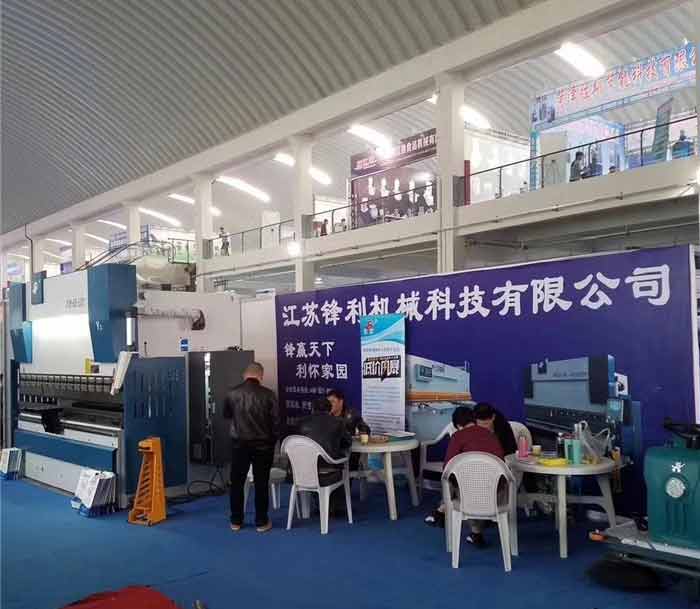 出口約旦,科威特,黎巴嫩,阿曼折彎機廠家 出口約旦,科威特,黎巴嫩,阿曼折彎機廠家